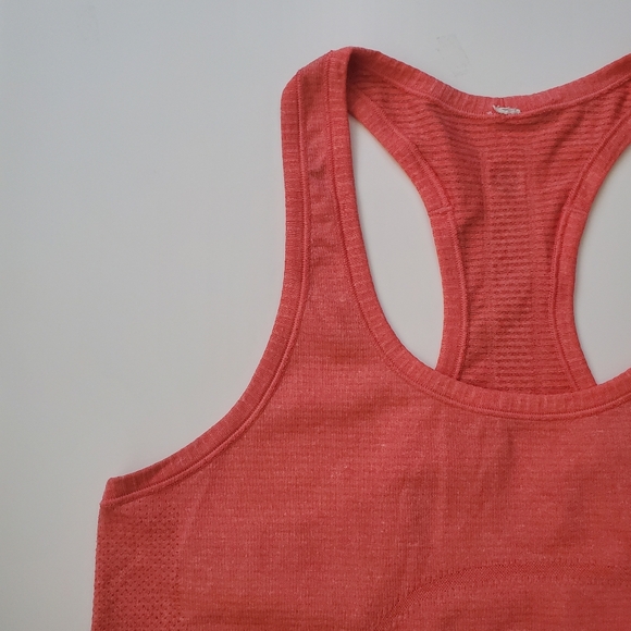 Lululemon Swiftly Racerbank Tank in Heathered Alarming, Size 8 - Picture 5 of 11